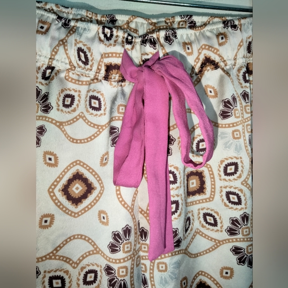 Ann Taylor (Size L) Multicolored Medallion Pattern (2PC) Matching Pajama Set - Picture 11 of 16